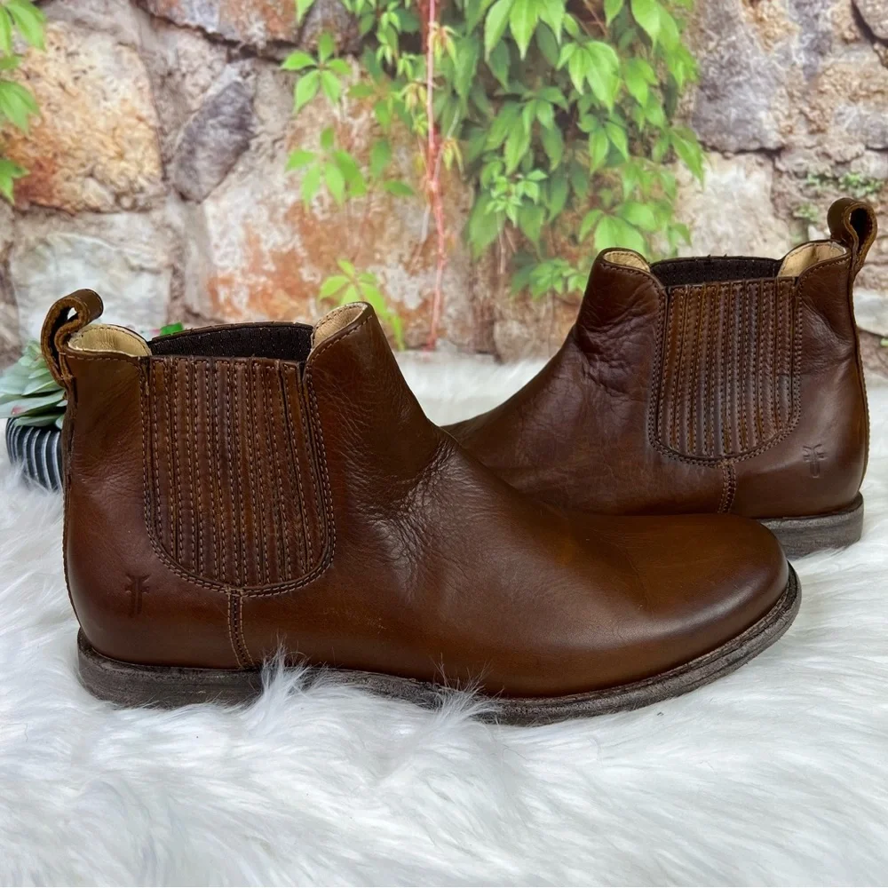 FRYE Classic Men's Brown Leather Phillips Heritage Chelsea Ankle Boots, 8D
